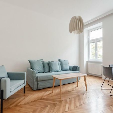 Universum Apartment 2 Wina Bagian luar foto