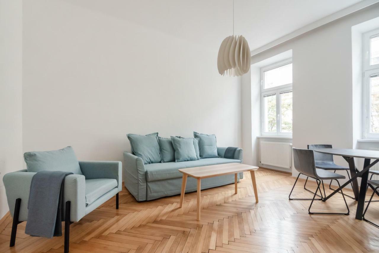 Universum Apartment 2 Wina Bagian luar foto