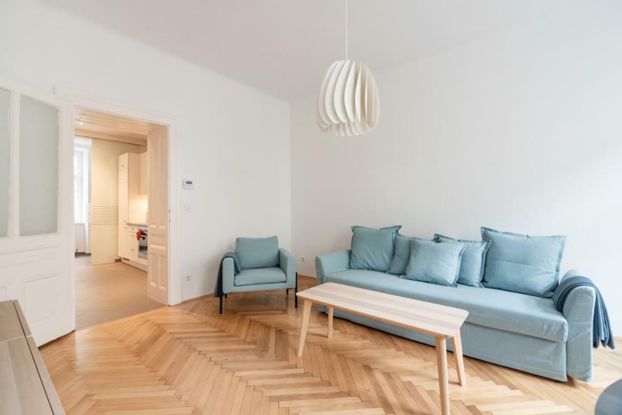 Universum Apartment 2 Wina Bagian luar foto