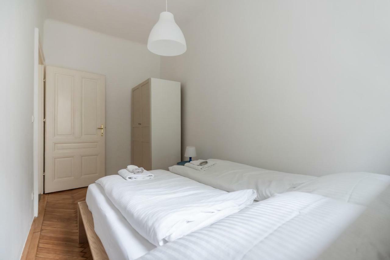 Universum Apartment 2 Wina Bagian luar foto