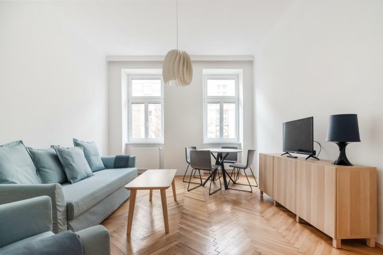 Universum Apartment 2 Wina Bagian luar foto