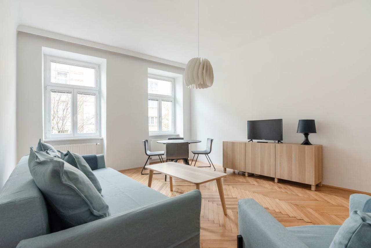 Universum Apartment 2 Wina Bagian luar foto