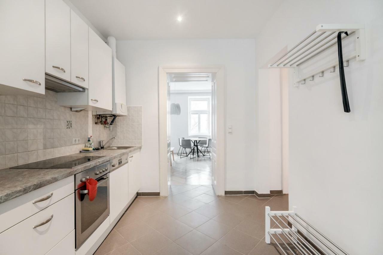 Universum Apartment 2 Wina Bagian luar foto