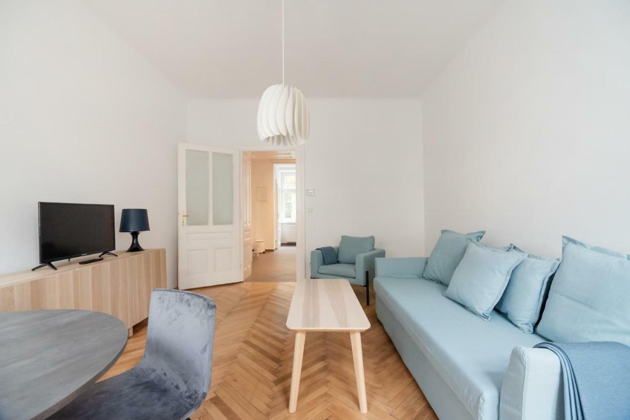 Universum Apartment 2 Wina Bagian luar foto