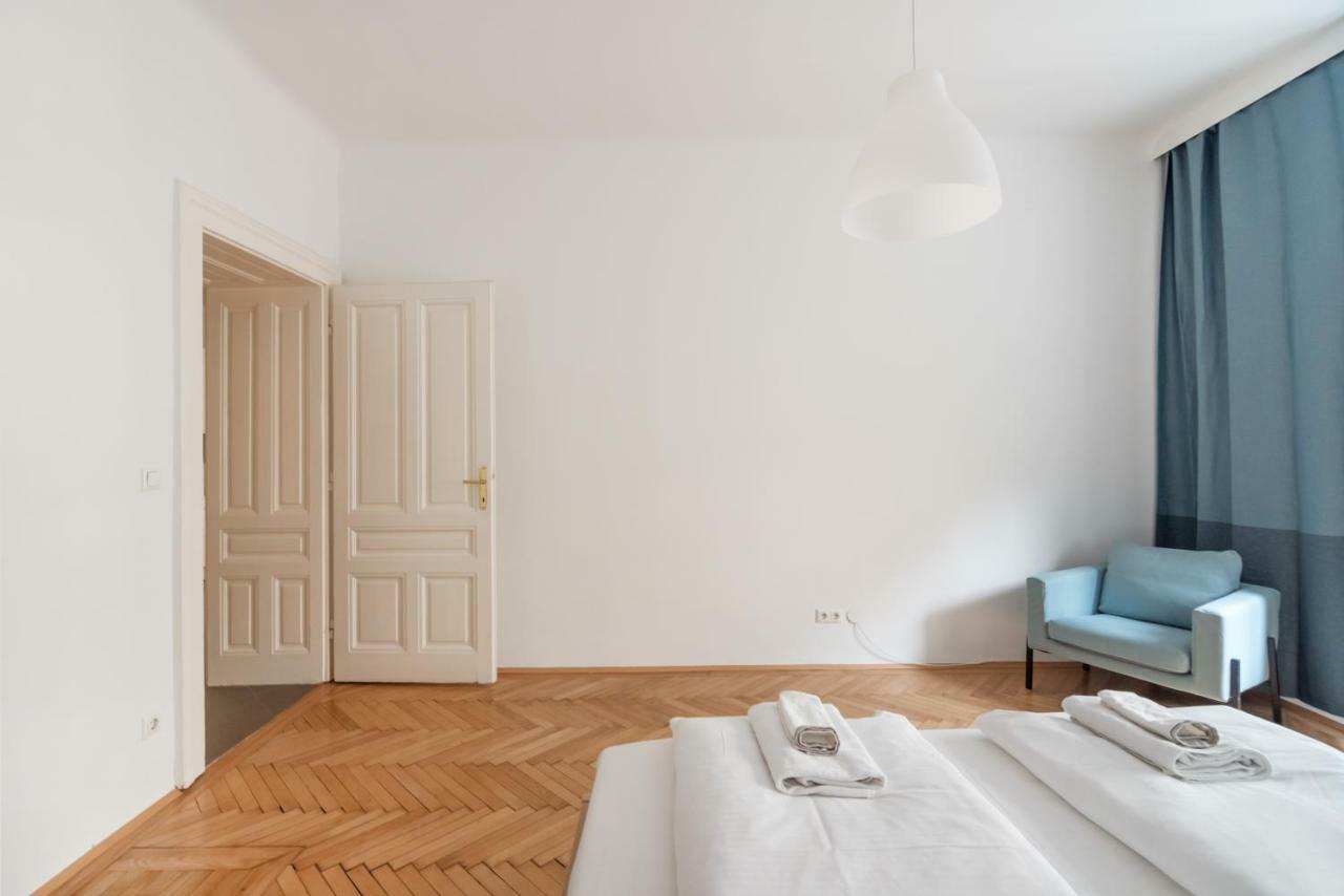 Universum Apartment 2 Wina Bagian luar foto